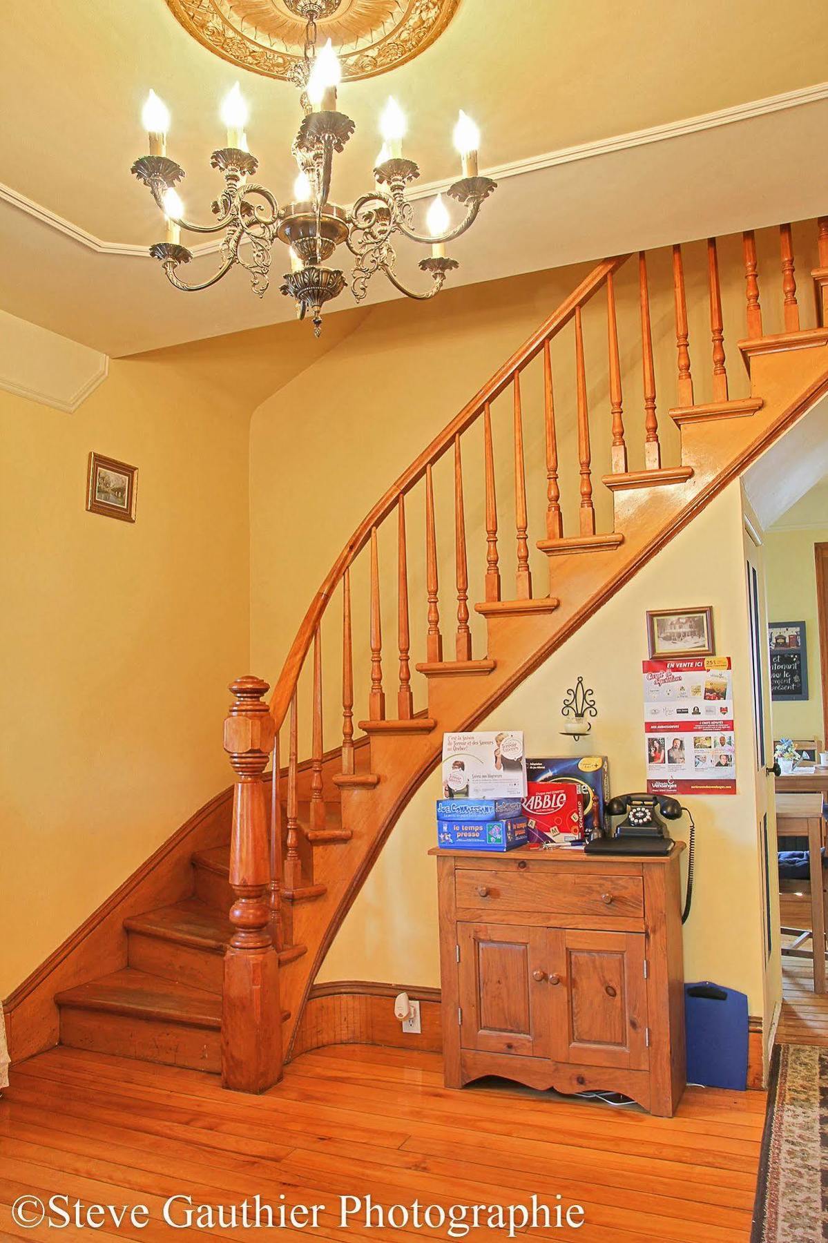 Ici Et Maintenant Bed & Breakfast Magog Exterior photo